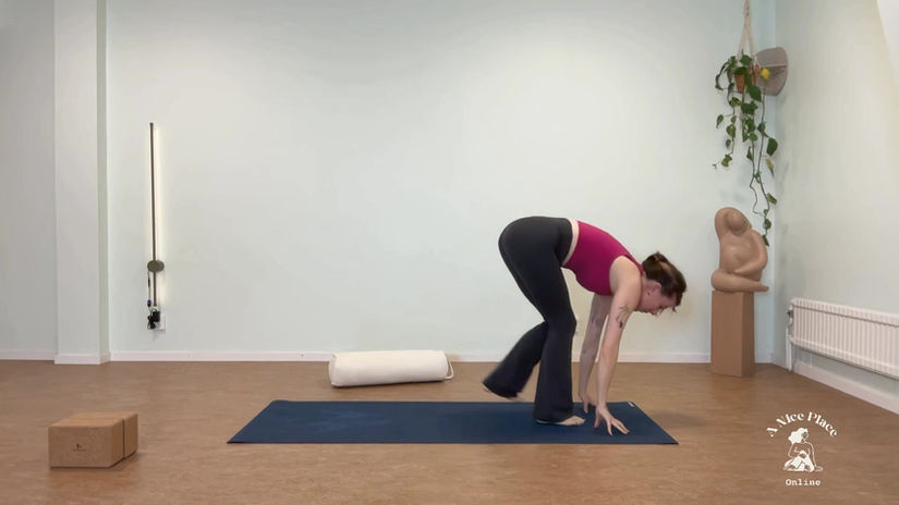 Morning flow: inner lower, outer upper stretch